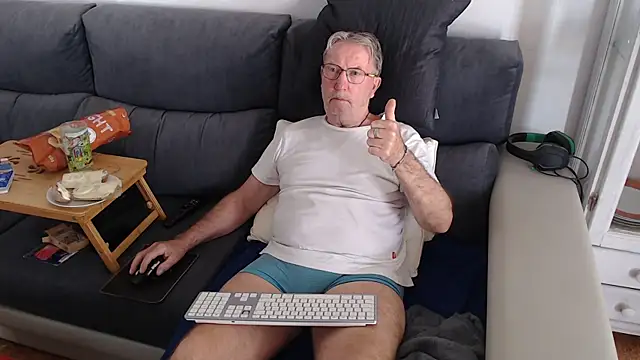 Snapshot of Nudelschwanz chatting on March 2025 12:39:02 PM Nudelschwanz online show from March 2025 12:39:02 PM