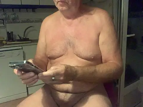 Snapshot of Nudelschwanz chatting on November 2025 05:29:02 AM Nudelschwanz online show from November 2025 05:29:02 AM