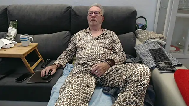 Nudelschwanz online show from February 2026 05:40:02 AM