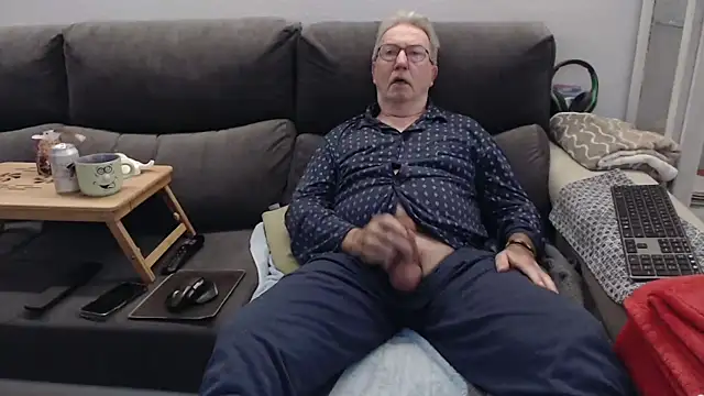 Nudelschwanz online show from March 2026 07:24:02 AM