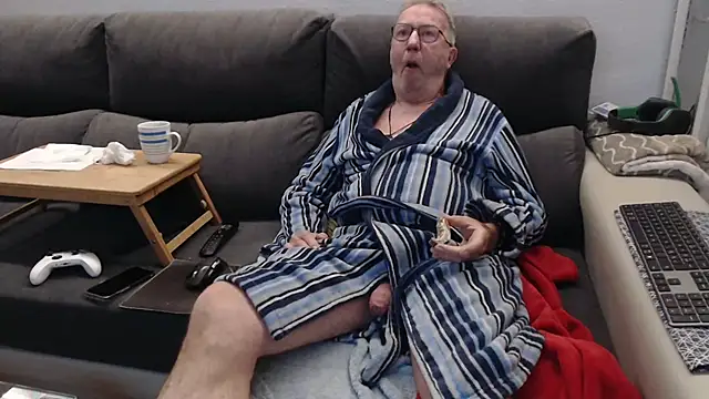 Nudelschwanz online show from April 2026 04:35:01 AM