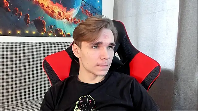 Snapshot of LetsDoSomethingFun chatting on March 2025 05:40:01 AM LetsDoSomethingFun online show from March 2025 05:40:01 AM