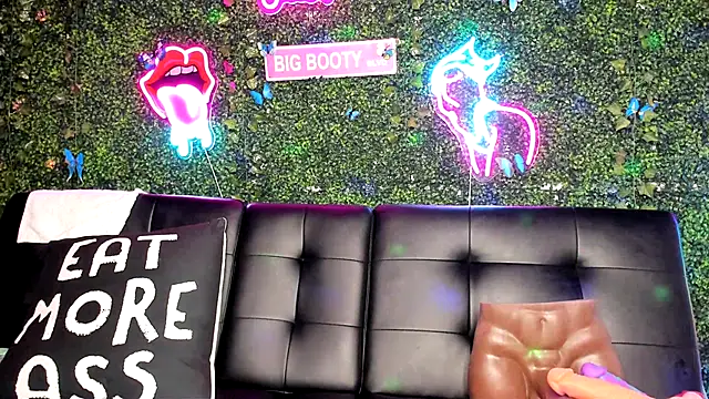 ThickAssRena online show from December 2024 10:45:02 AM