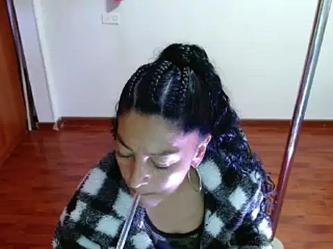 Snapshot of Anitta_muscle chatting on March 2025 07:06:02 PM Anitta muscle online show from March 2025 07:06:02 PM