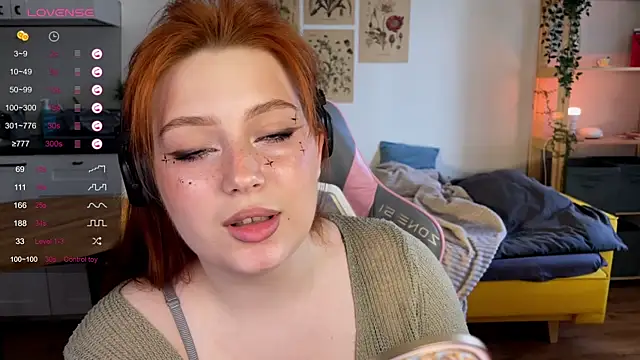 Snapshot of Sofy_Benson chatting on June 2026 01:43:02 PM Sofy Benson online show from June 2026 01:43:02 PM