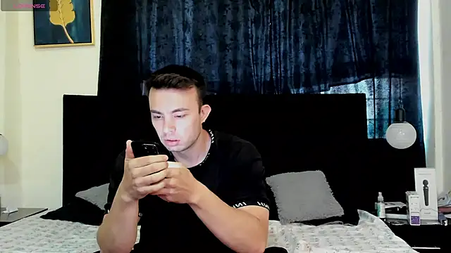 lissandthor13 online show from November 2025 01:22:01 PM