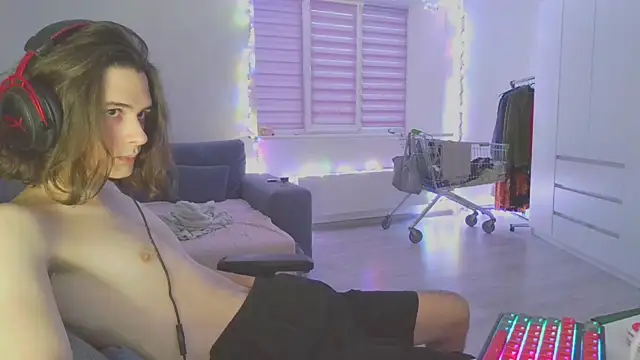 CandyChell online show from December 2024 11:45:02 AM