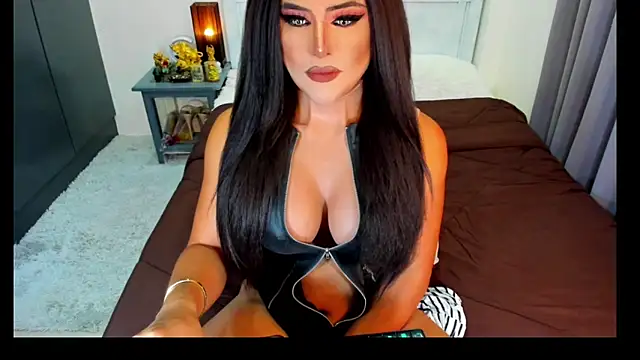Snapshot of MissNaughtyTyra chatting on June 2026 01:34:02 AM MissNaughtyTyra online show from June 2026 01:34:02 AM