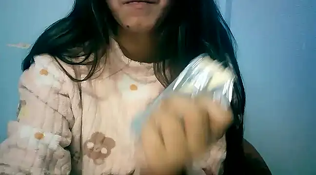 Snapshot of lovelydesi21 chatting on December 2024 06:02:01 PM lovelydesi21 online show from December 2024 06:02:01 PM