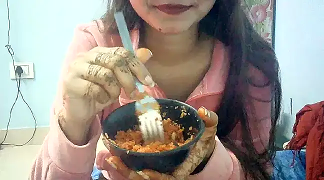 Snapshot of lovelydesi21 chatting on January 2025 05:56:01 PM lovelydesi21 online show from January 2025 05:56:01 PM