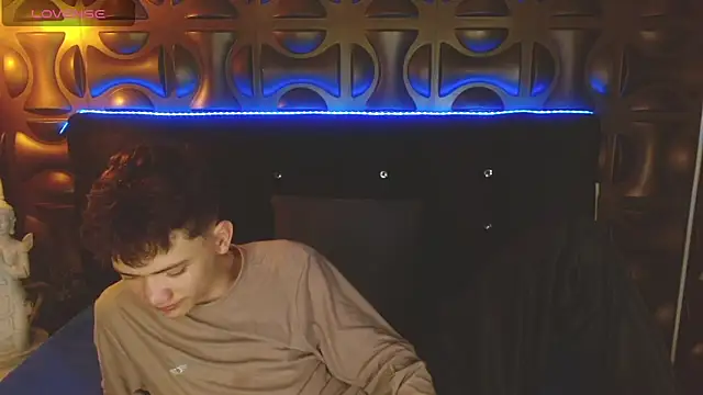 Snapshot of cruz_dante chatting on June 2026 07:14:01 PM cruz dante online show from June 2026 07:14:01 PM