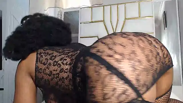 Snapshot of SexyyNana chatting on February 2025 10:18:02 AM SexyyNana online show from February 2025 10:18:02 AM