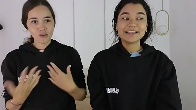 sexychanell 18 online show from November 2025 01:18:02 PM