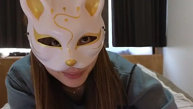 LuuLee0804 online show from February 2025 04:37:02 AM