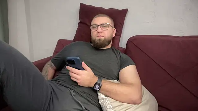 Bear bear  online show from February 2025 06:04:01 PM