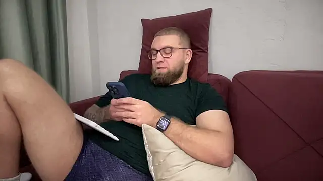 Bear bear  online show from February 2025 11:04:02 PM