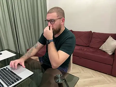 Bear bear  online show from March 2025 09:54:02 PM