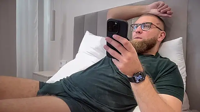 Bear bear  online show from October 2025 10:10:02 AM