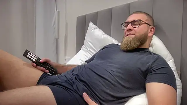 Bear bear  online show from October 2025 12:25:02 PM