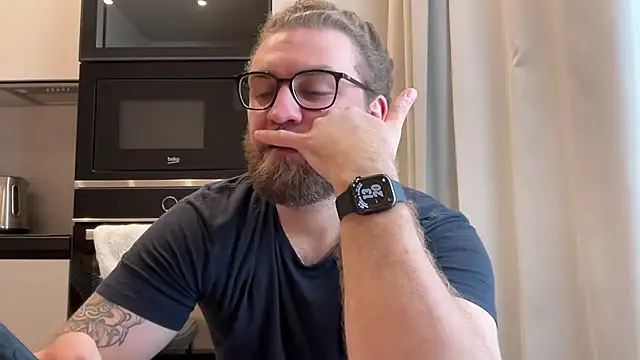 Bear bear  online show from April 2026 10:20:02 AM