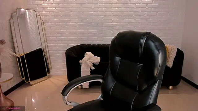 JuanitaClay online show from February 2025 12:22:02 PM