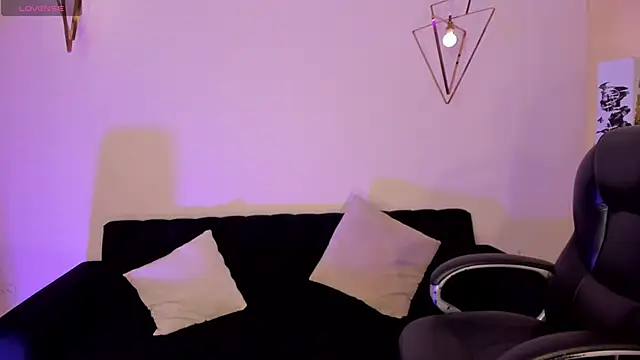 Snapshot of JuanitaClay chatting on April 2026 08:00:02 PM JuanitaClay online show from April 2026 08:00:02 PM