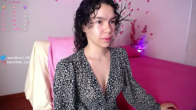 Karolina 1 online show from October 2025 01:37:01 PM