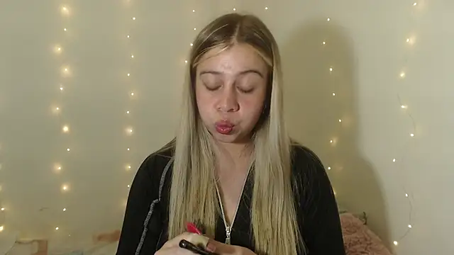 SweetSofty online show from September 2025 02:39:02 AM