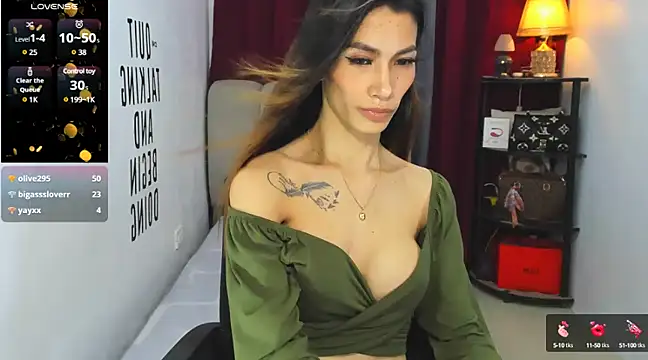 Snapshot of Trixie_Mattel21 chatting on March 2025 02:16:02 AM Trixie Mattel21 online show from March 2025 02:16:02 AM