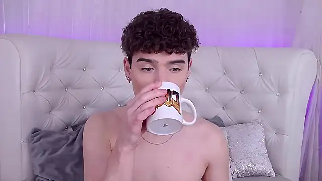 RobbyCharming online show from November 2025 04:11:01 AM