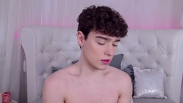 RobbyCharming online show from December 2025 03:48:01 AM