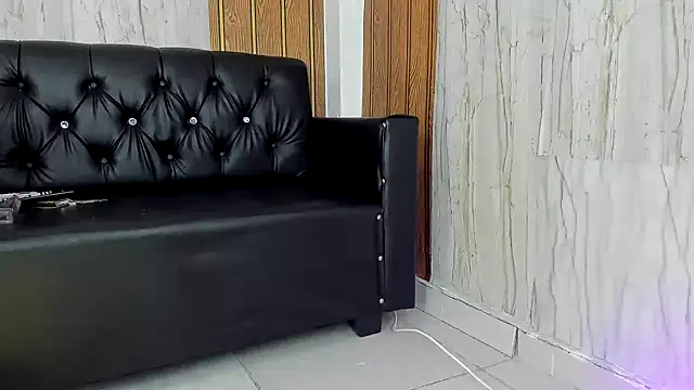 MarianaManzur online show from November 2025 05:12:01 PM