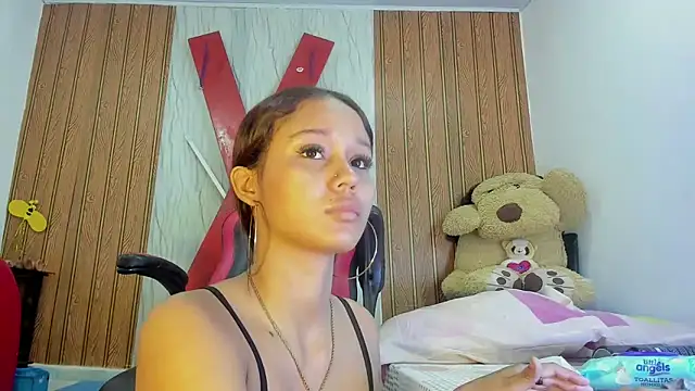 Snapshot of MarianaManzur chatting on February 2026 02:59:02 PM MarianaManzur online show from February 2026 02:59:02 PM