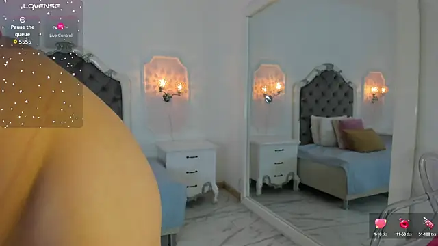 Snapshot of Valentina_Ross_ chatting on May 2026 12:32:02 PM Valentina Ross online show from May 2026 12:32:02 PM