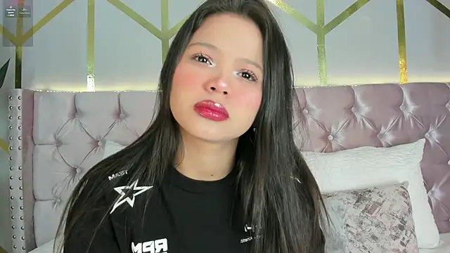 Snapshot of candy_beck chatting on December 2024 03:44:01 PM candy beck online show from December 2024 03:44:01 PM