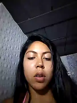 leah passion online show from December 2024 06:25:01 PM