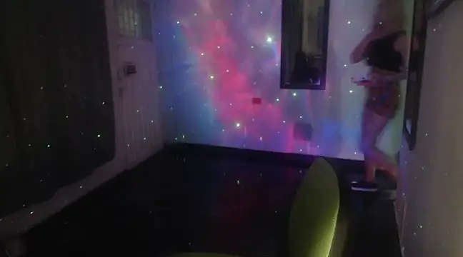 Snapshot of Sophi-tayson chatting on December 2024 02:20:01 AM Sophi-tayson online show from December 2024 02:20:01 AM