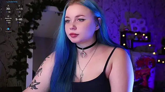 Snapshot of Moon_Valkyrie chatting on January 2025 03:22:02 AM Moon Valkyrie online show from January 2025 03:22:02 AM