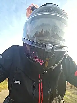 SARAHARD online show from December 2025 01:39:02 PM