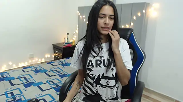 Snapshot of imSophia chatting on March 2025 06:43:02 PM imSophia online show from March 2025 06:43:02 PM