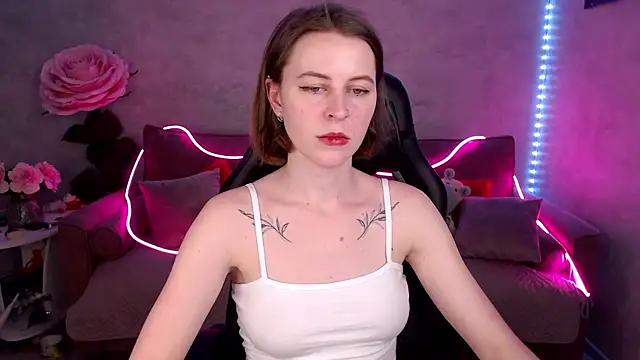 tiffany  burn online show from February 2025 01:58:01 AM