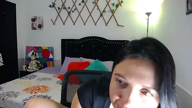 Snapshot of naughty_girl_4u chatting on May 2026 08:36:01 PM naughty girl 4u online show from May 2026 08:36:01 PM