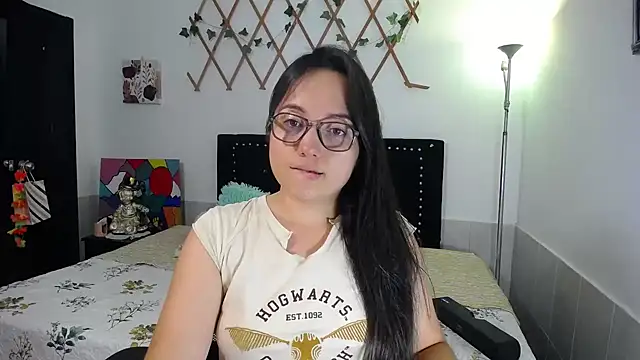 Snapshot of naughty_girl_4u chatting on May 2026 06:36:02 PM naughty girl 4u online show from May 2026 06:36:02 PM