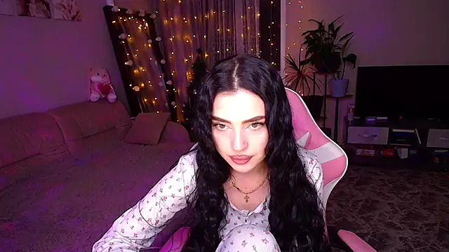   Malika   online show from December 2025 04:45:02 PM