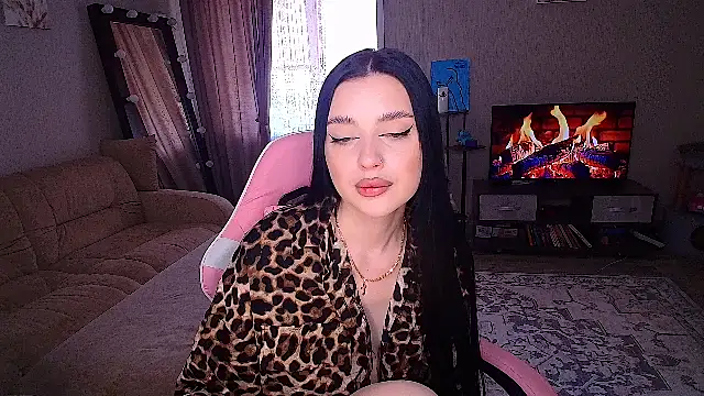 Snapshot of __Malika__ chatting on May 2026 07:35:02 AM Malika online show from May 2026 07:35:02 AM