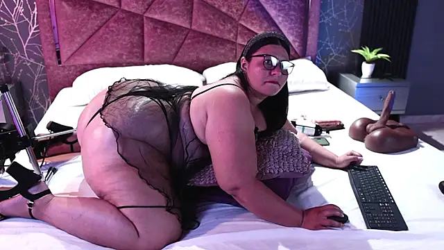 Snapshot of Amanda-Cruz chatting on October 2025 12:55:01 AM Amanda-Cruz online show from October 2025 12:55:01 AM