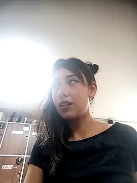 Scarlet wd18 online show from March 2025 08:32:02 PM