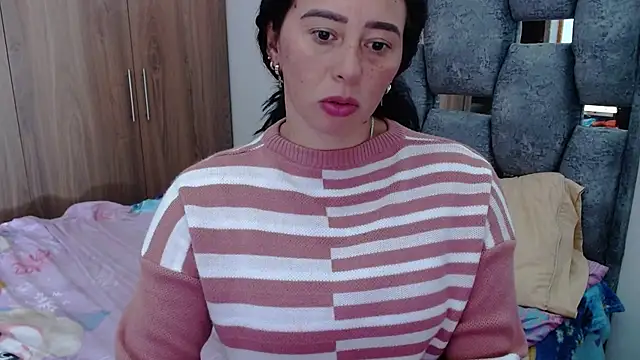 Snapshot of sara_hott_1 chatting on January 2025 08:50:02 PM sara hott 1 online show from January 2025 08:50:02 PM