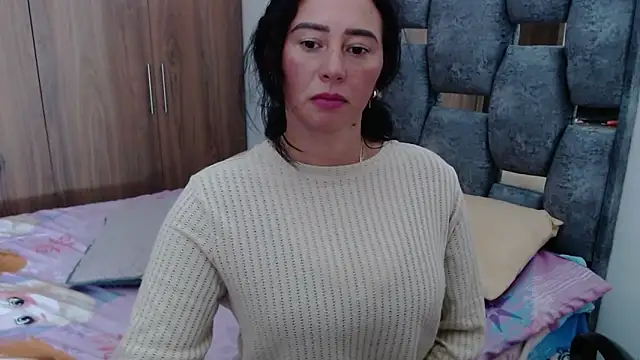 Snapshot of sara_hott_1 chatting on January 2025 07:35:01 PM sara hott 1 online show from January 2025 07:35:01 PM