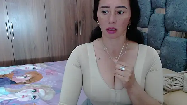 Snapshot of sara_hott_1 chatting on February 2025 07:28:01 PM sara hott 1 online show from February 2025 07:28:01 PM